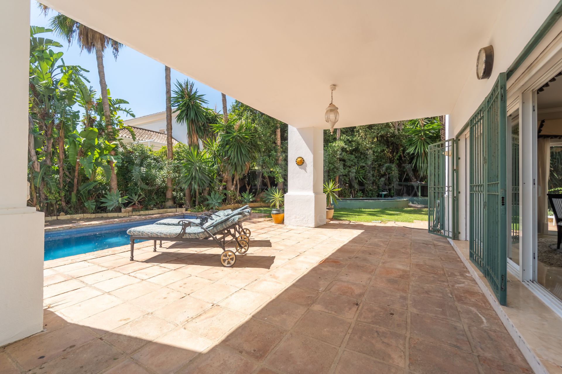Villa en El Rosario, Marbella