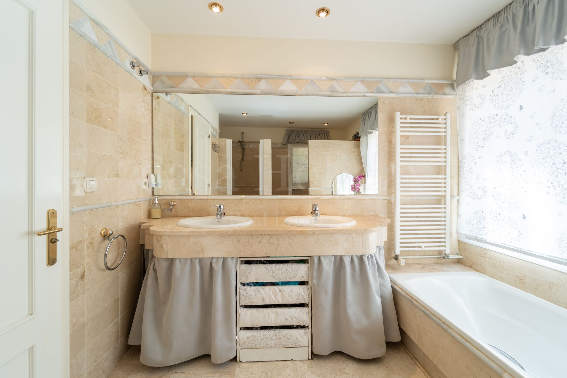 Villa en El Rosario, Marbella