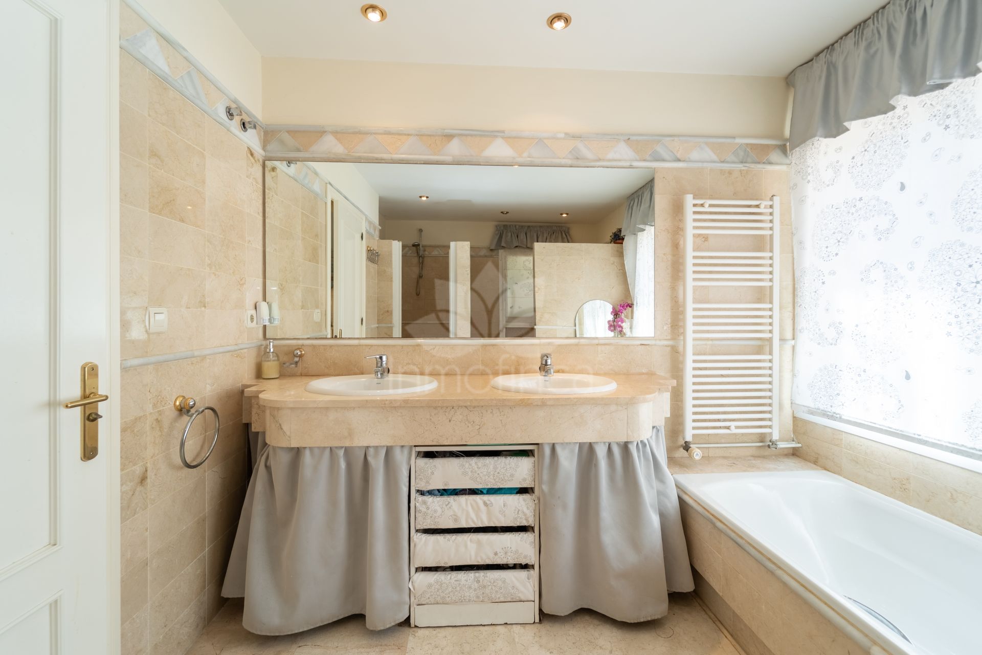 Villa en El Rosario, Marbella