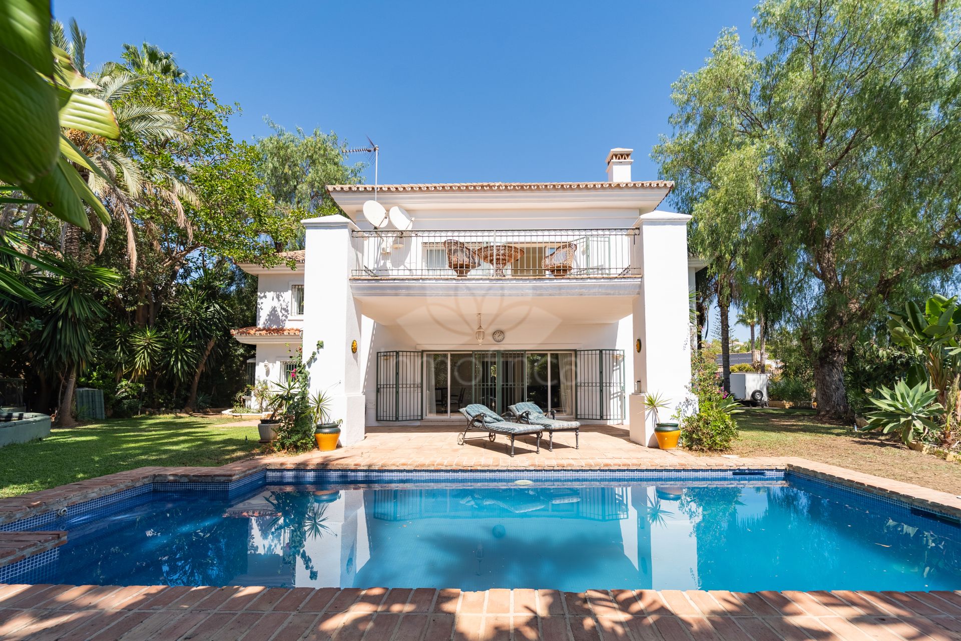 Villa en El Rosario, Marbella