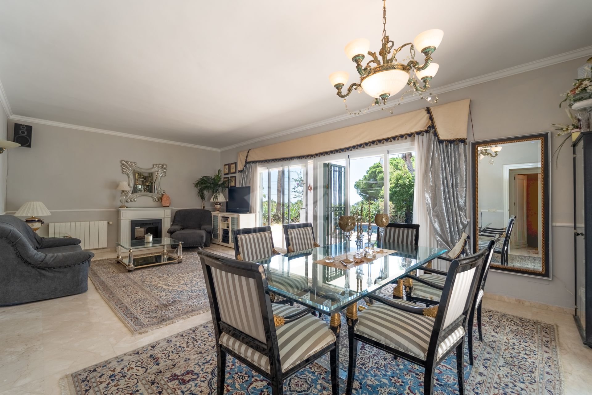 Villa en El Rosario, Marbella