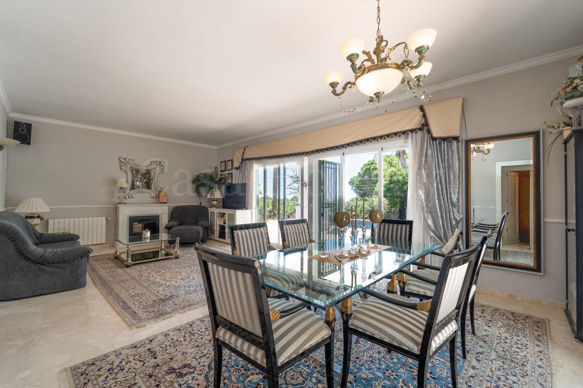 Villa en El Rosario, Marbella