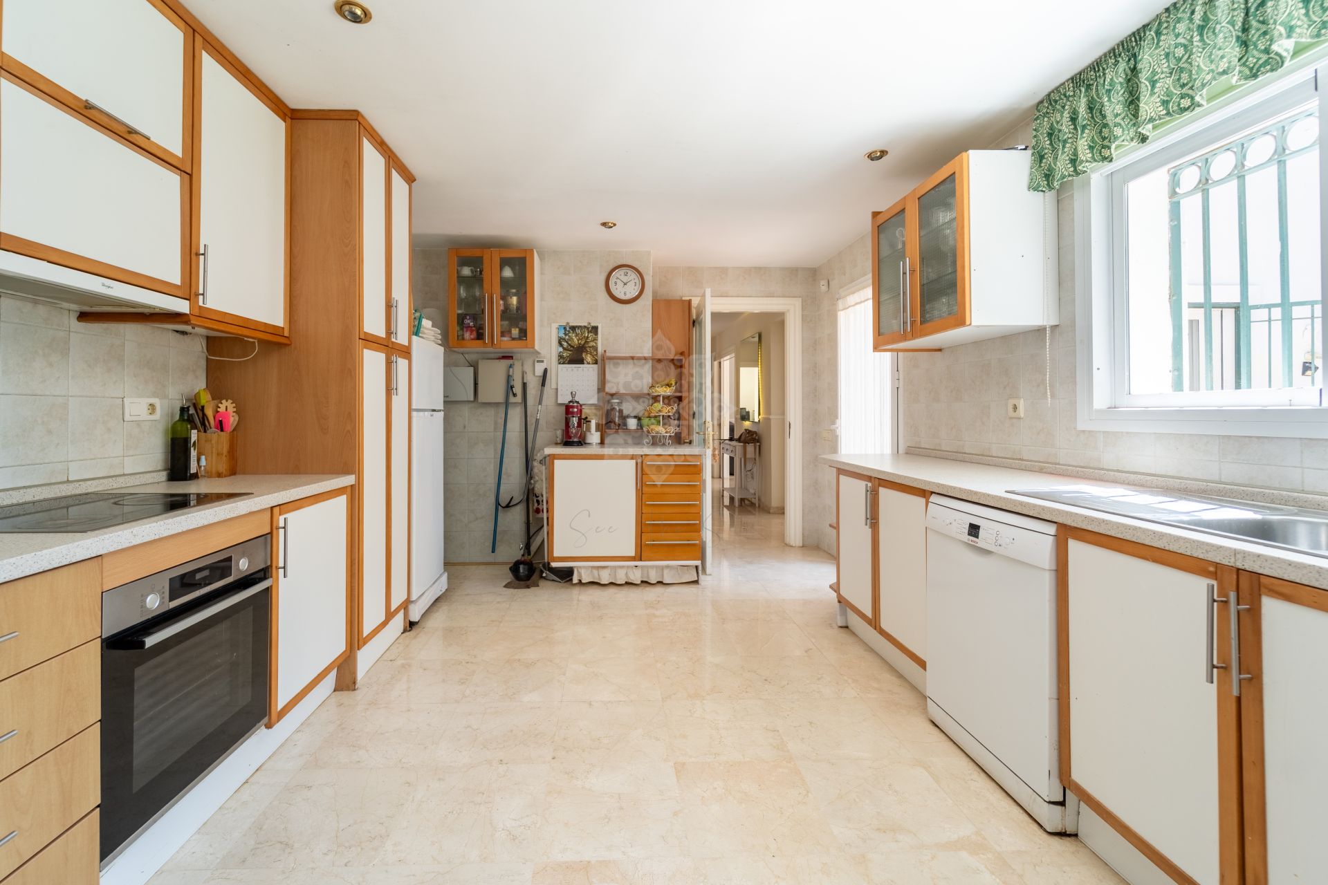 Villa in El Rosario, Marbella