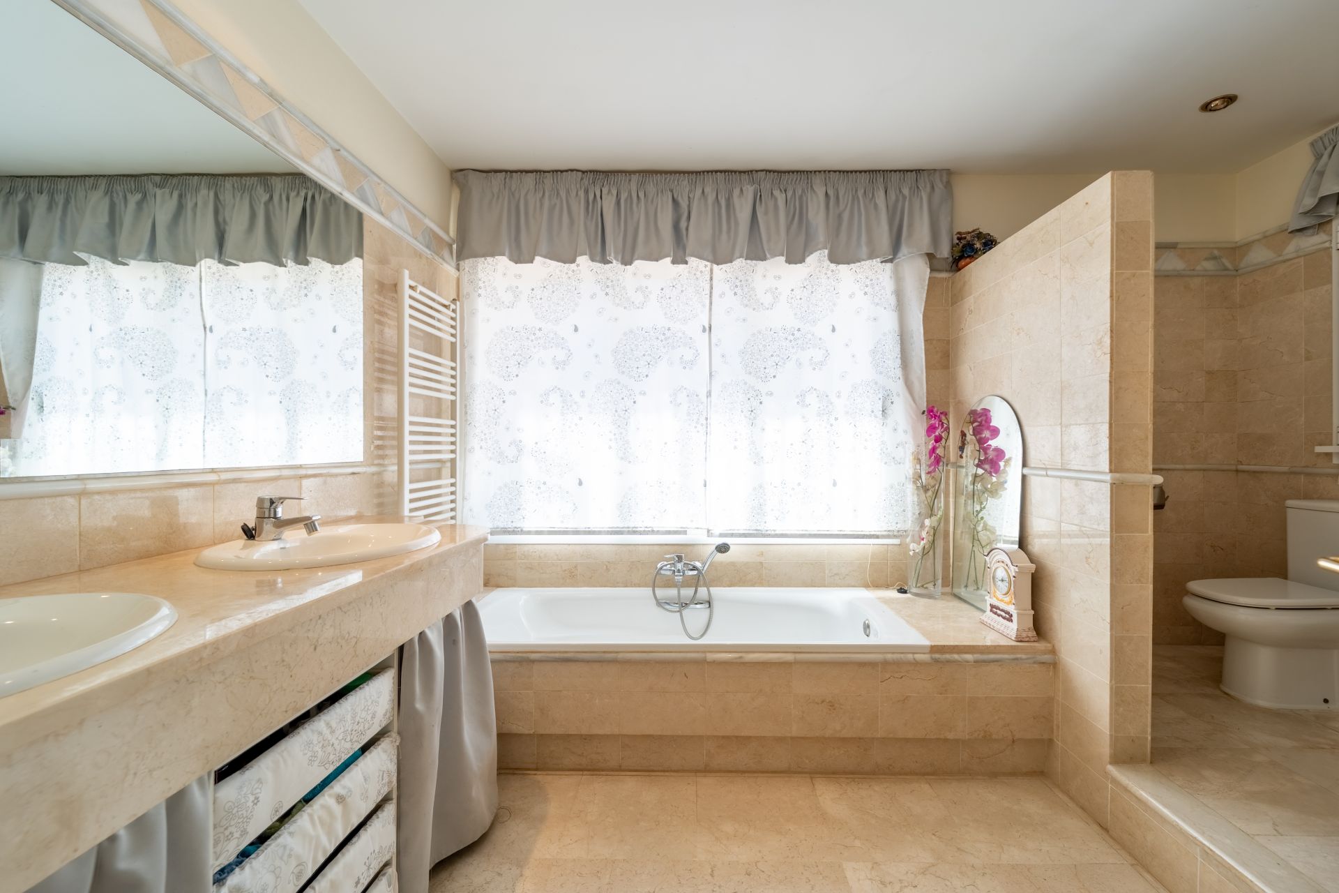 Villa en El Rosario, Marbella