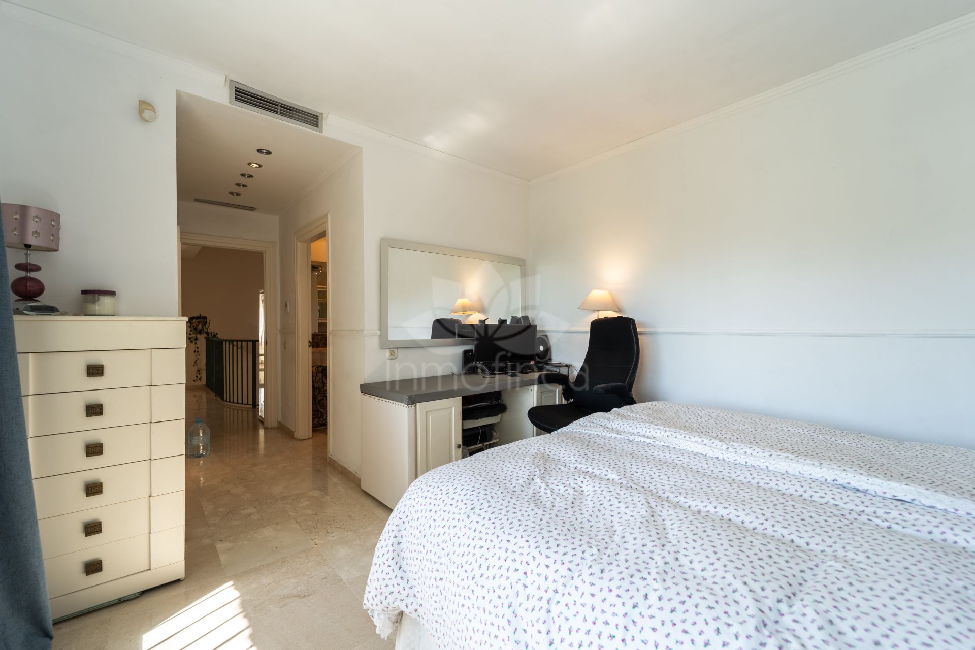Villa en El Rosario, Marbella