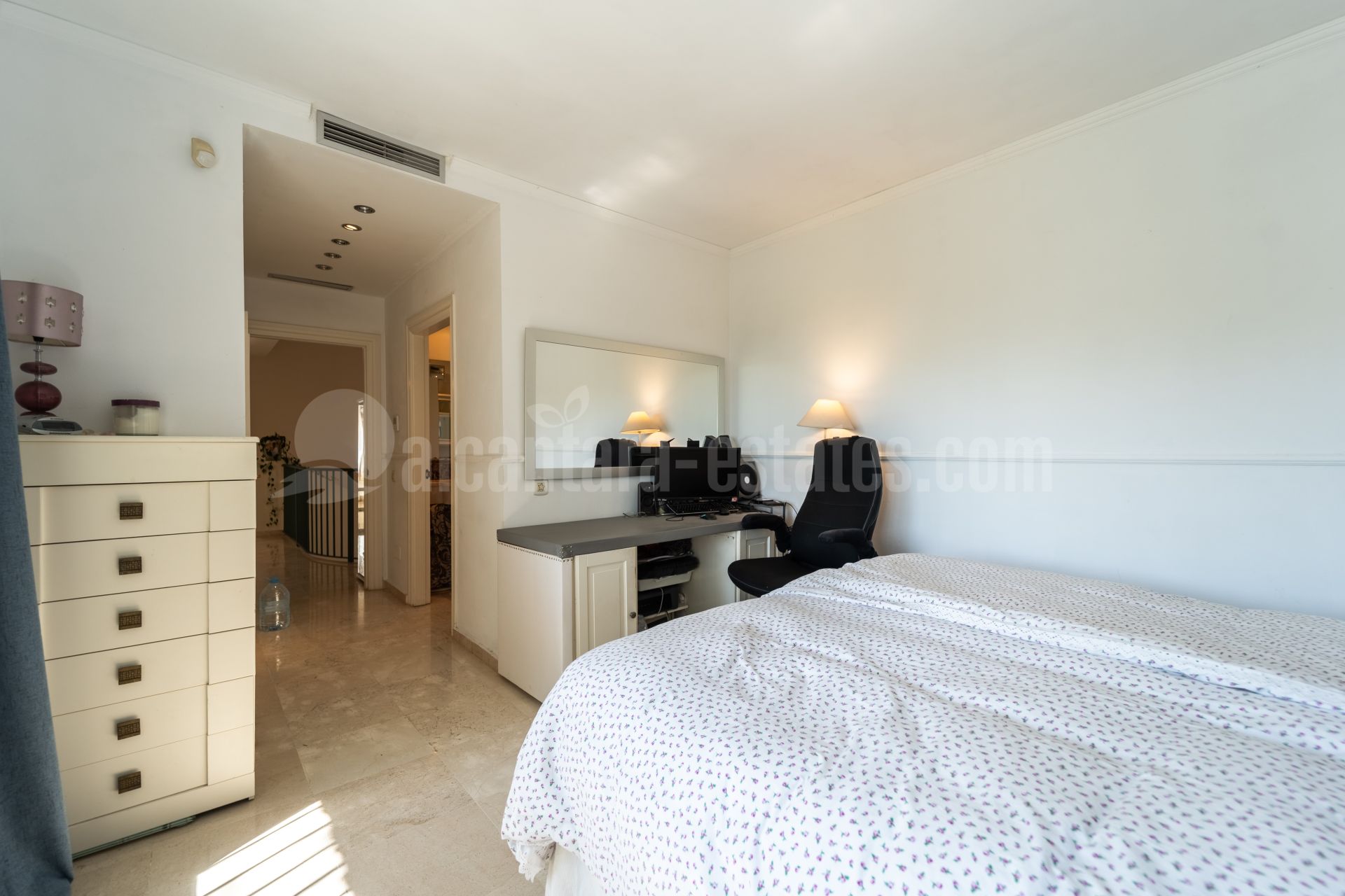 Villa en El Rosario, Marbella