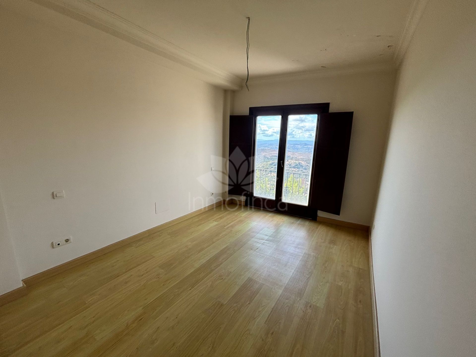 Semi Detached House in Casares Montaña, Casares