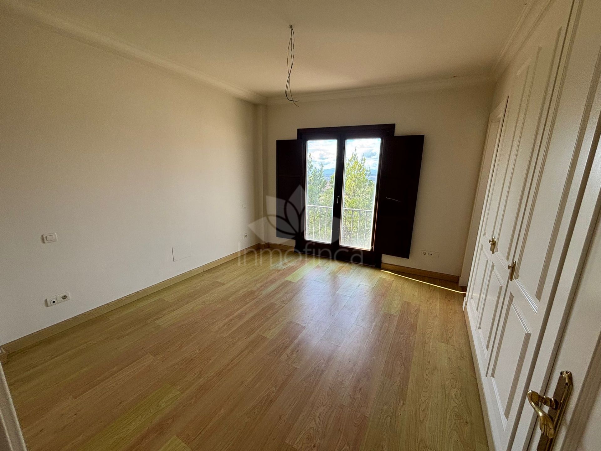 Semi Detached House in Casares Montaña, Casares