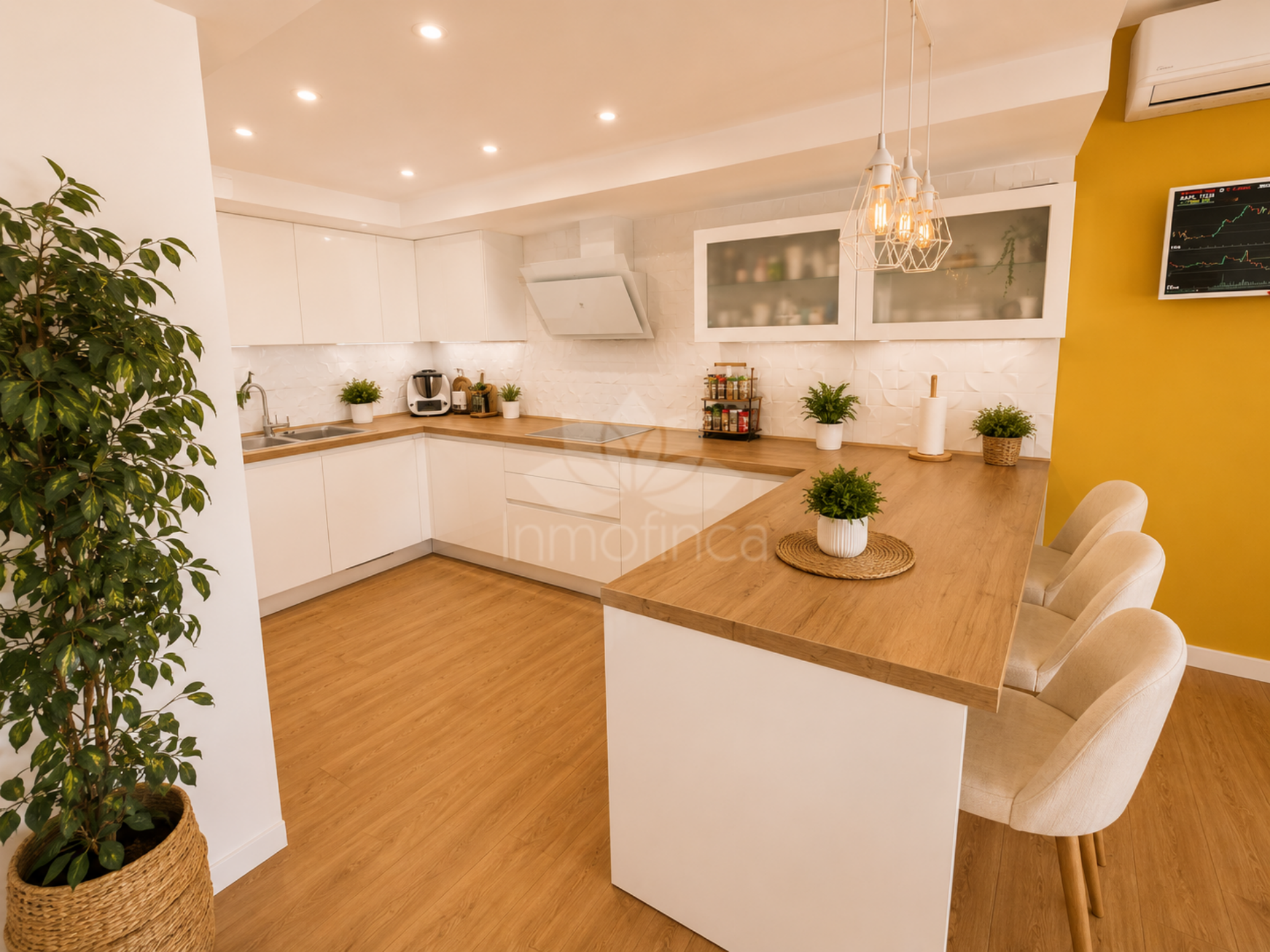 Semi Detached House in Hacienda de Casares, Casares