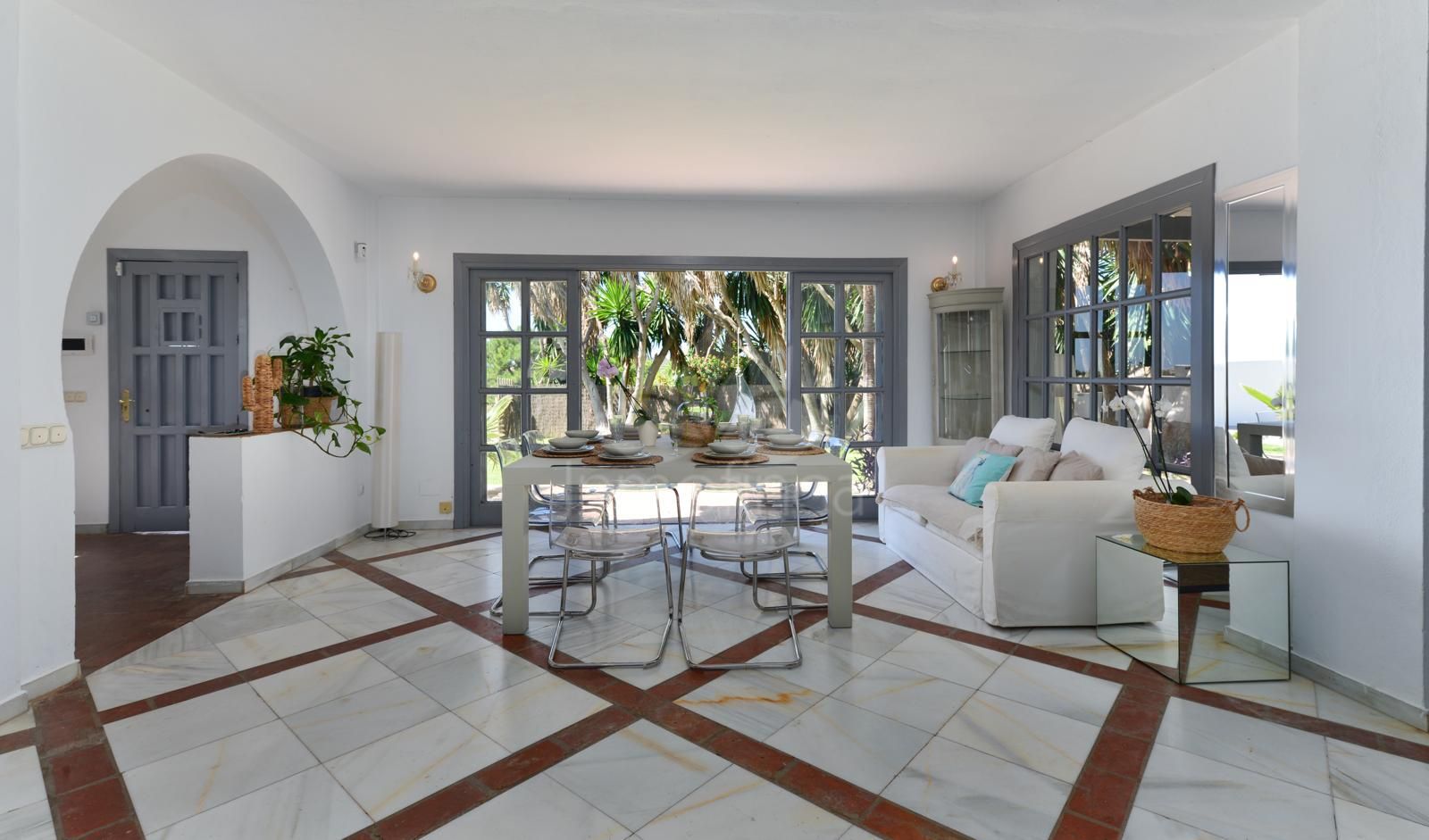 Finca en El Velerin, Estepona