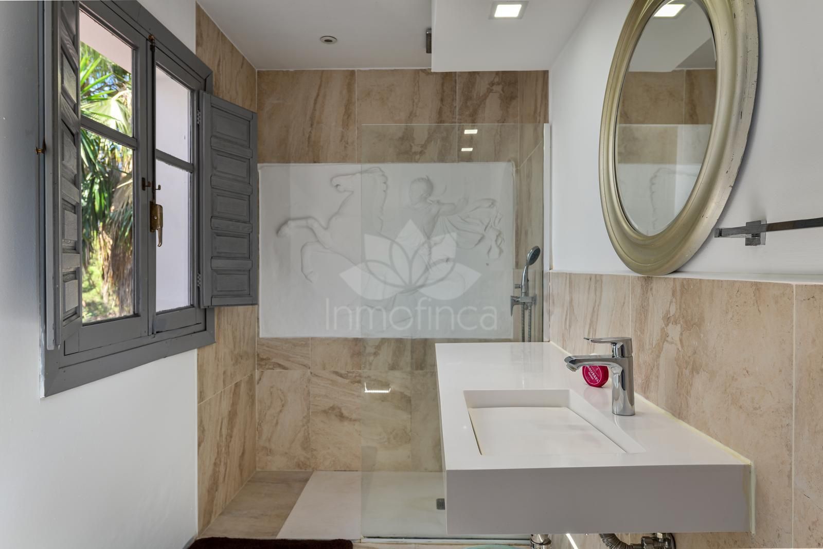 Finca en El Velerin, Estepona