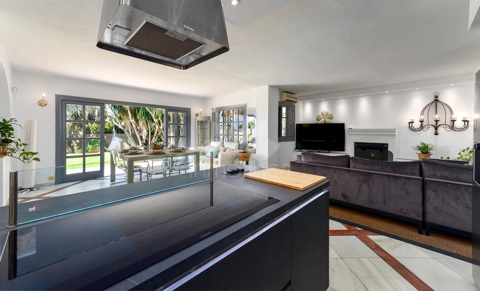 Finca en El Velerin, Estepona