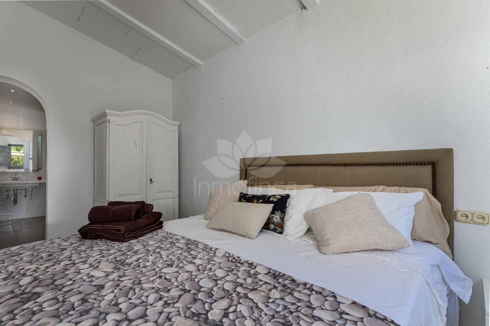 Finca en El Velerin, Estepona