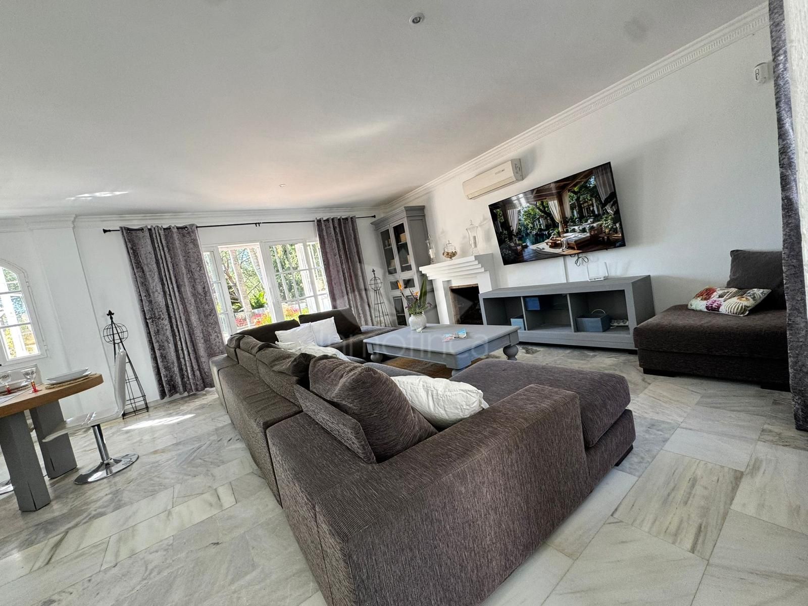 Finca in El Velerin, Estepona