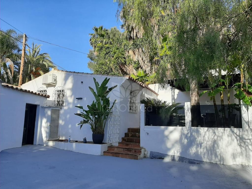 Finca in El Velerin, Estepona