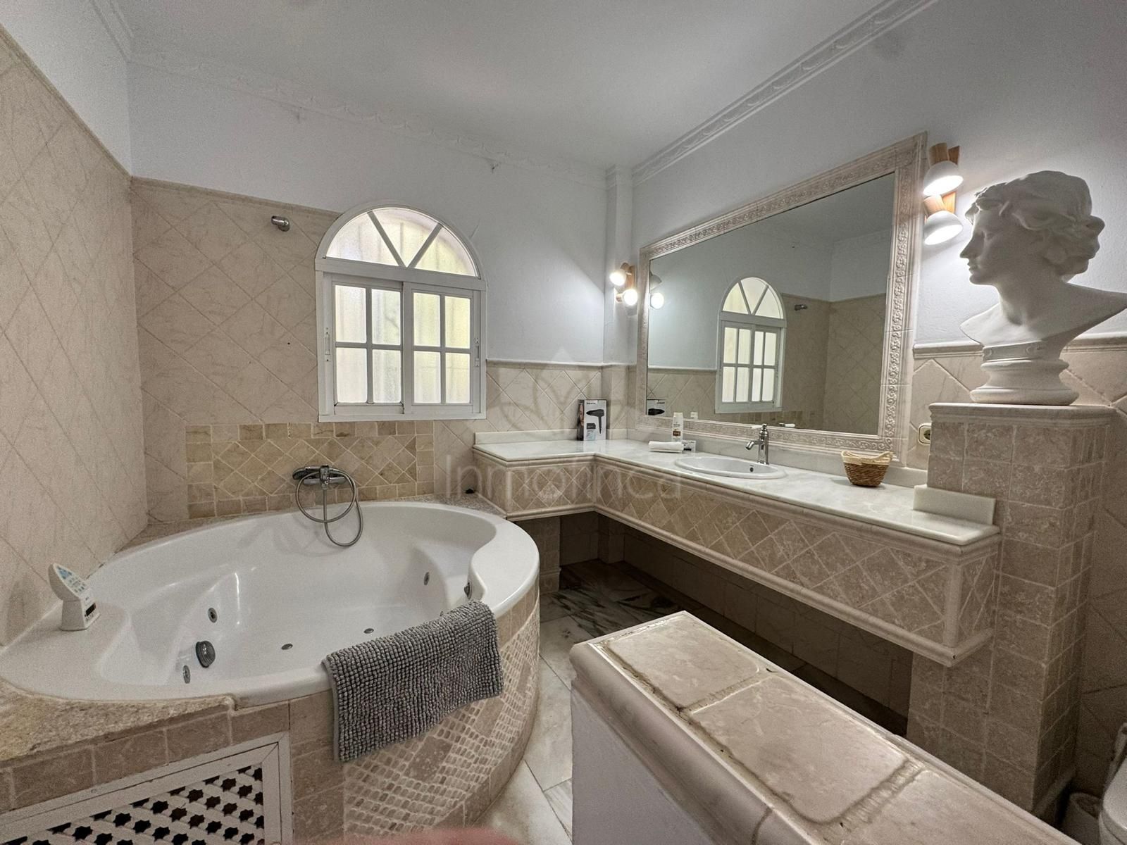 Finca in El Velerin, Estepona