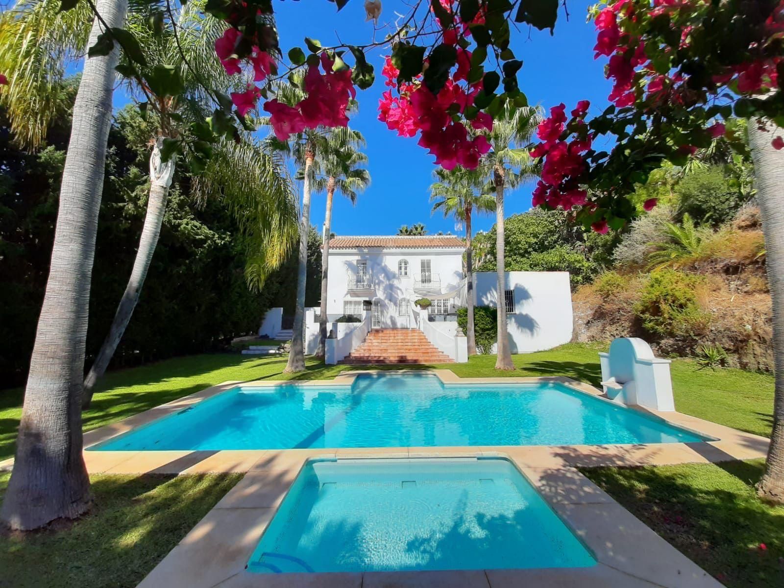 Finca in El Velerin, Estepona