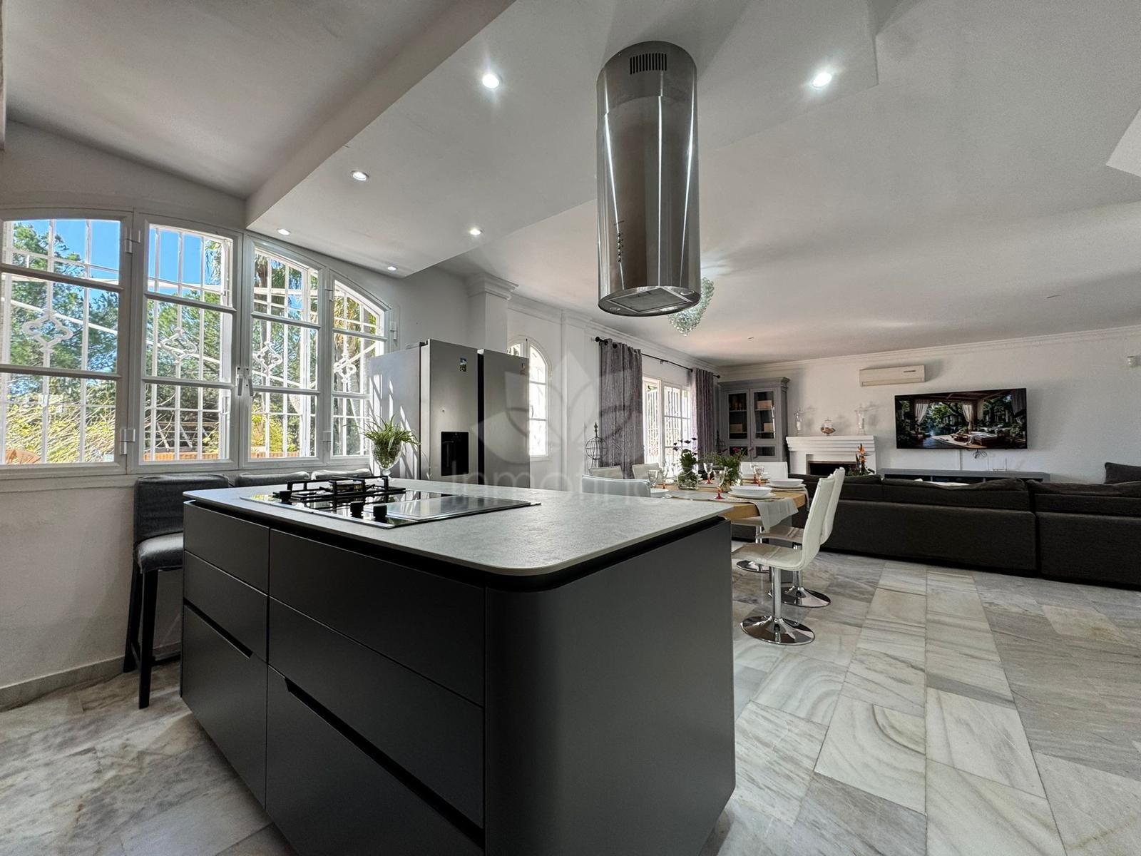 Finca in El Velerin, Estepona