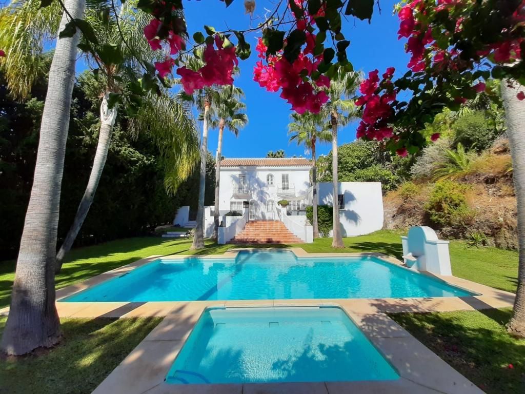 Finca in El Velerin, Estepona