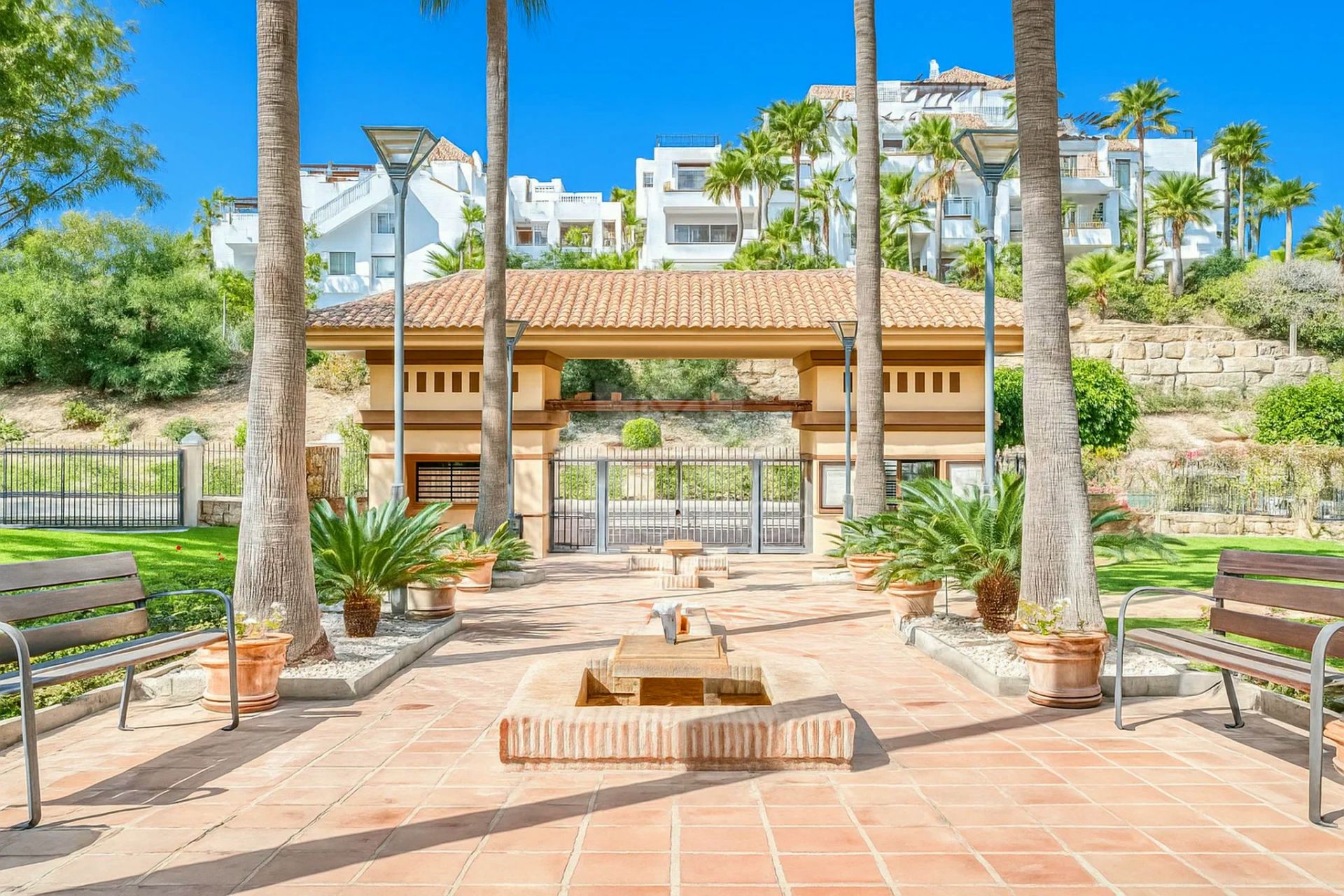 Apartamento Planta Baja en Las lomas del Conde Luque, Benahavis