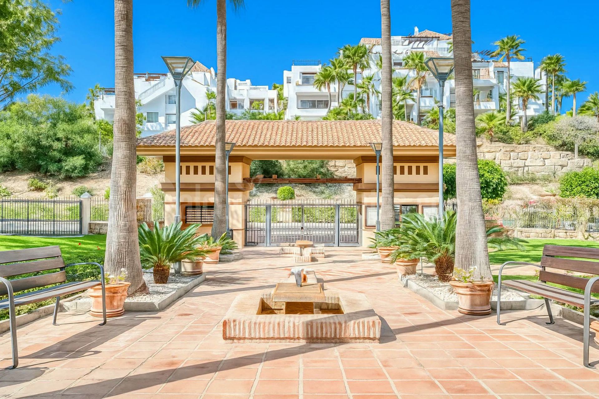 Ground Floor Apartment in Las lomas del Conde Luque, Benahavis