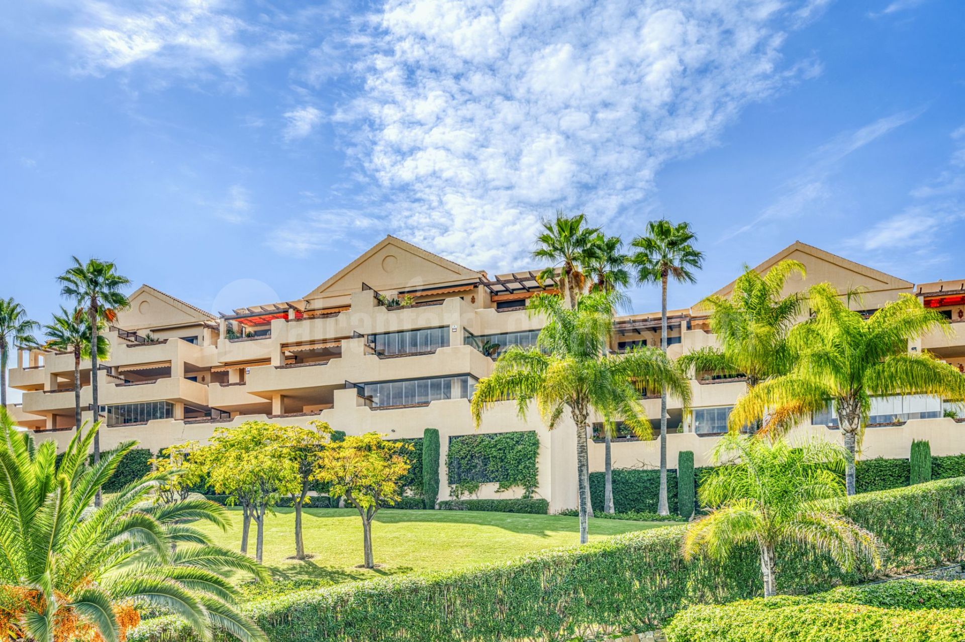 Ground Floor Apartment in Las lomas del Conde Luque, Benahavis