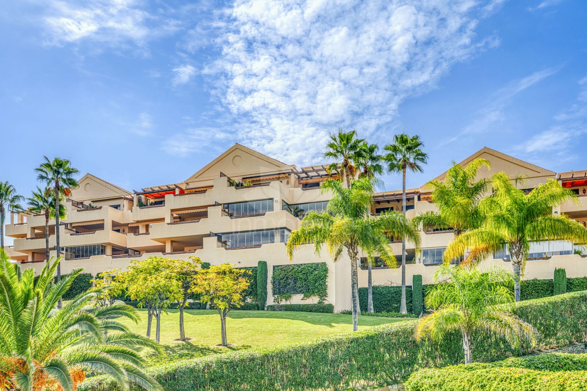 Apartamento Planta Baja en Las lomas del Conde Luque, Benahavis