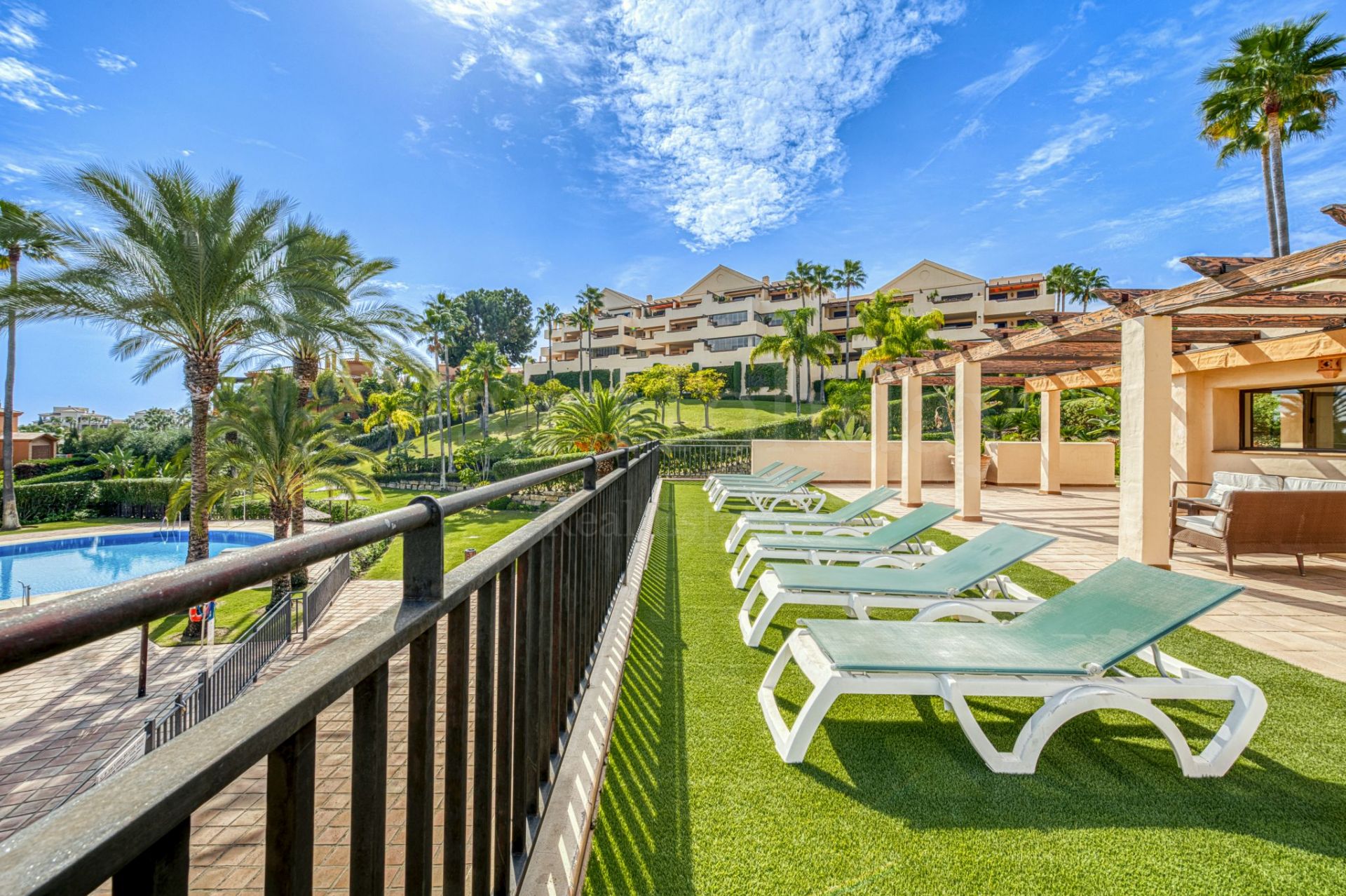 Apartamento Planta Baja en Las lomas del Conde Luque, Benahavis
