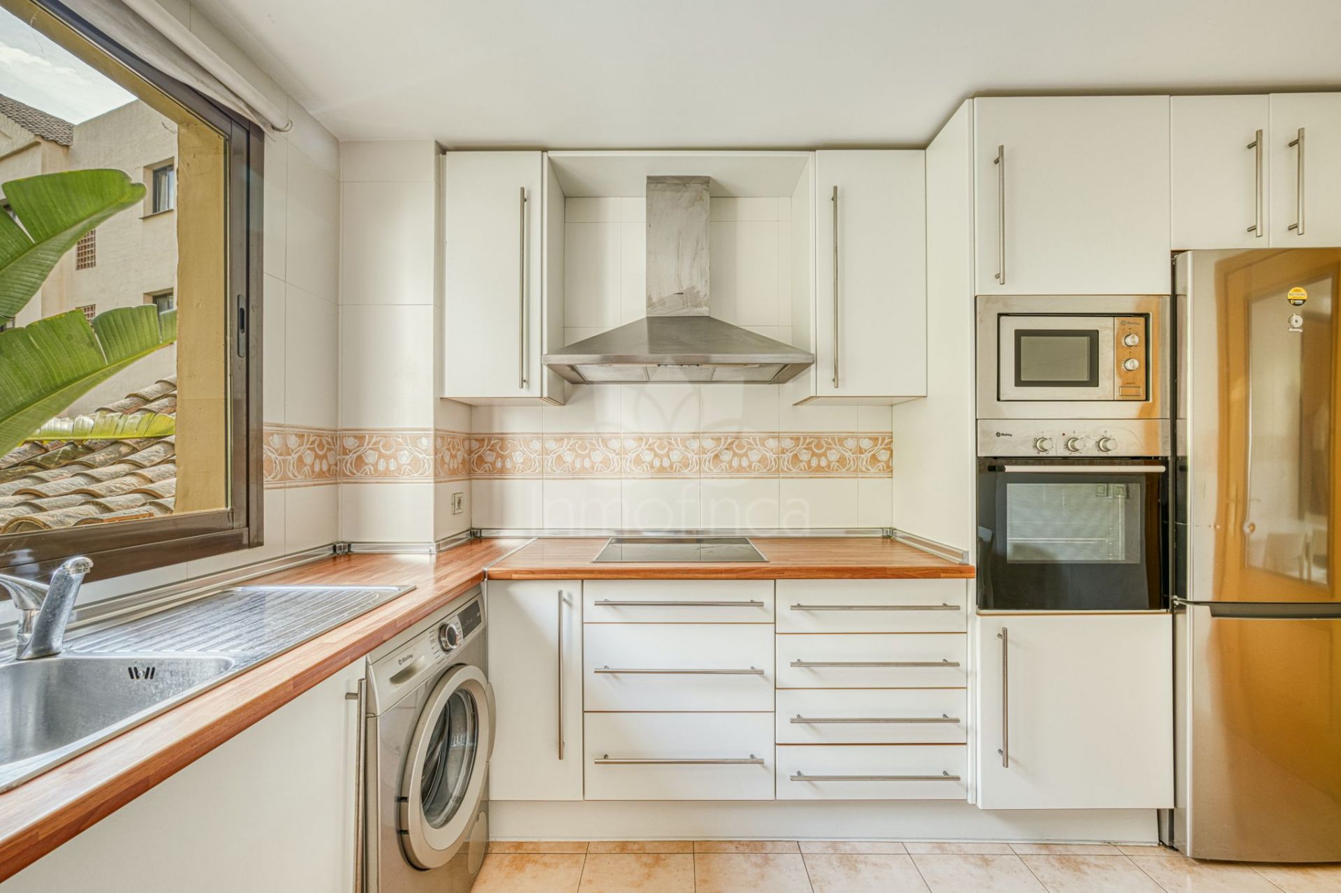 Apartamento Planta Baja en Las lomas del Conde Luque, Benahavis