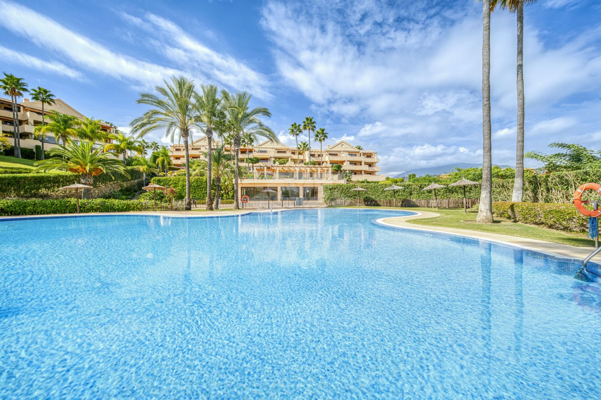 Apartamento Planta Baja en Las lomas del Conde Luque, Benahavis