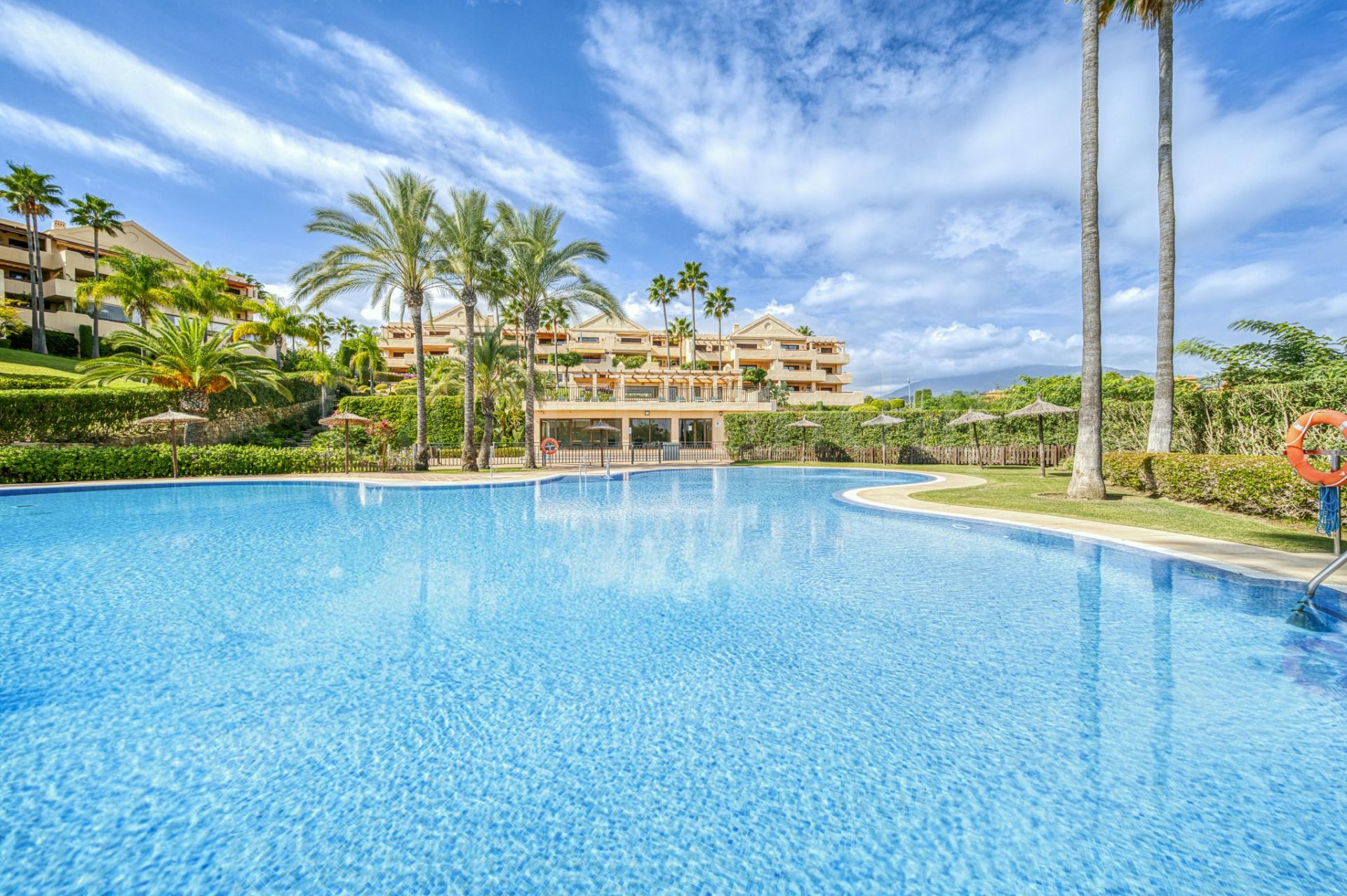 Apartamento Planta Baja en Las lomas del Conde Luque, Benahavis