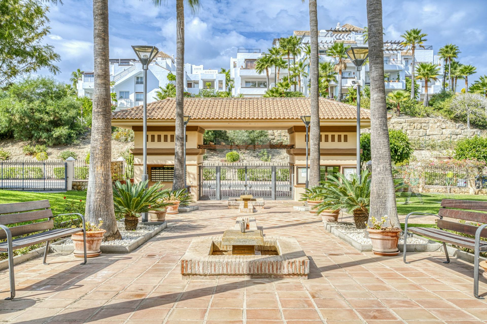 Apartamento Planta Baja en Las lomas del Conde Luque, Benahavis