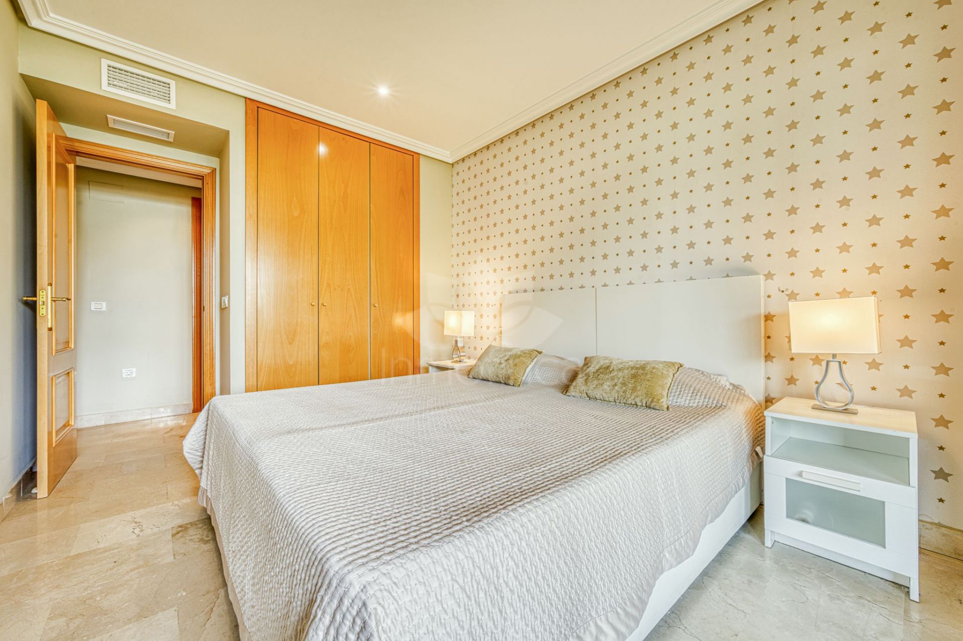 Apartamento Planta Baja en Las lomas del Conde Luque, Benahavis