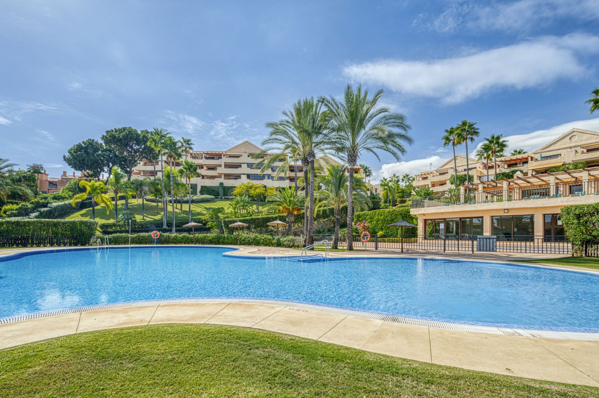 Apartamento Planta Baja en Las lomas del Conde Luque, Benahavis