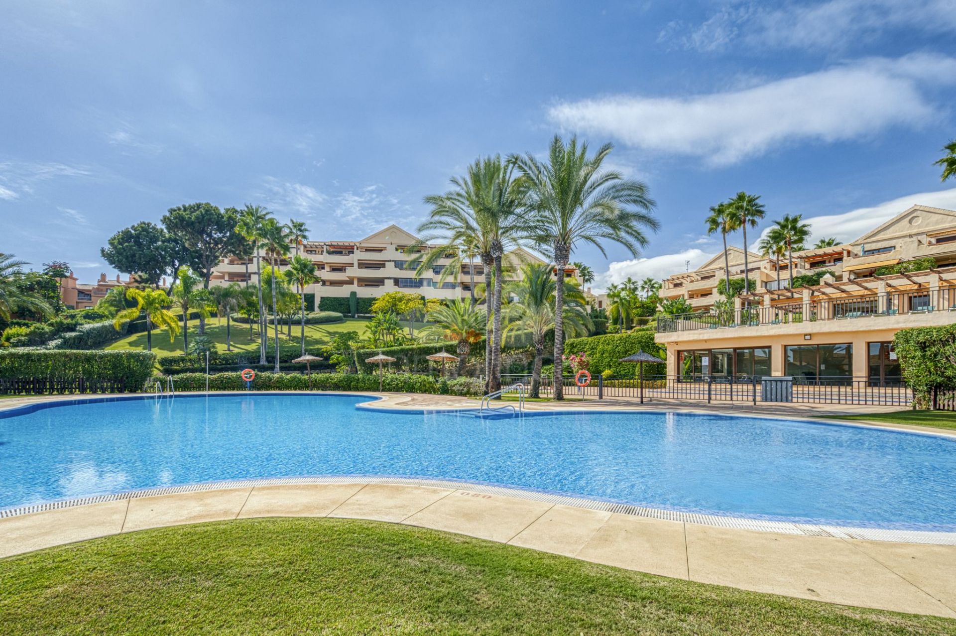Apartamento Planta Baja en Las lomas del Conde Luque, Benahavis
