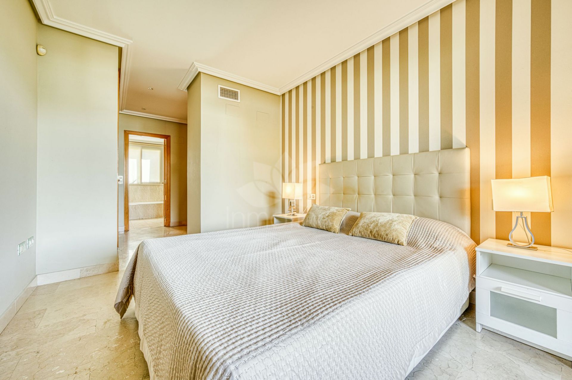 Apartamento Planta Baja en Las lomas del Conde Luque, Benahavis