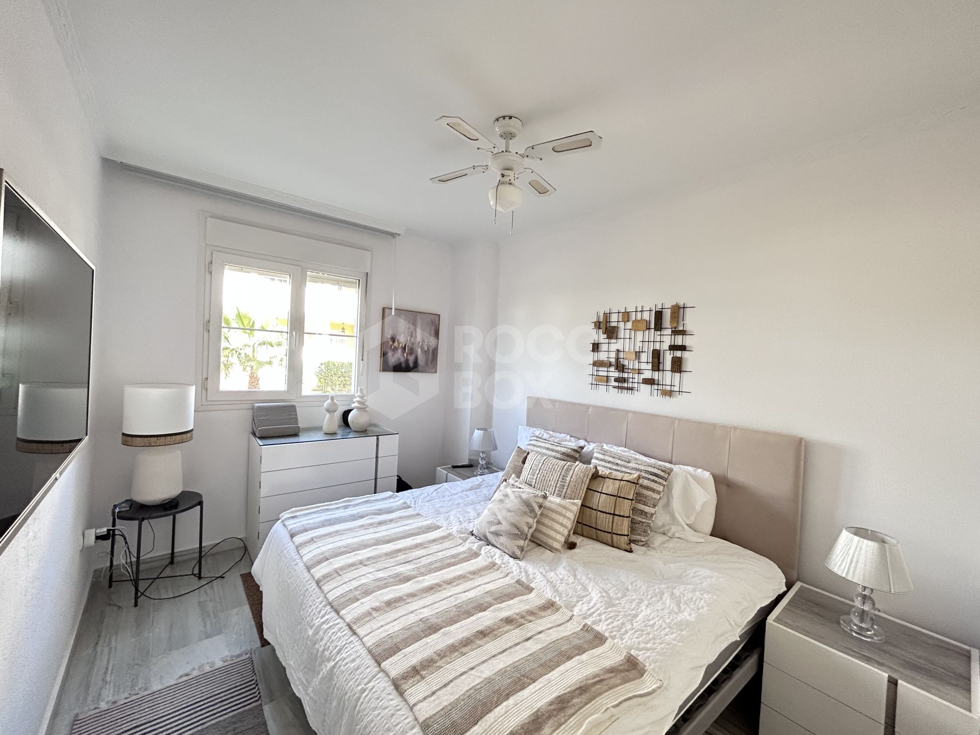 Apartment for sale in Cabopino, Marbella East