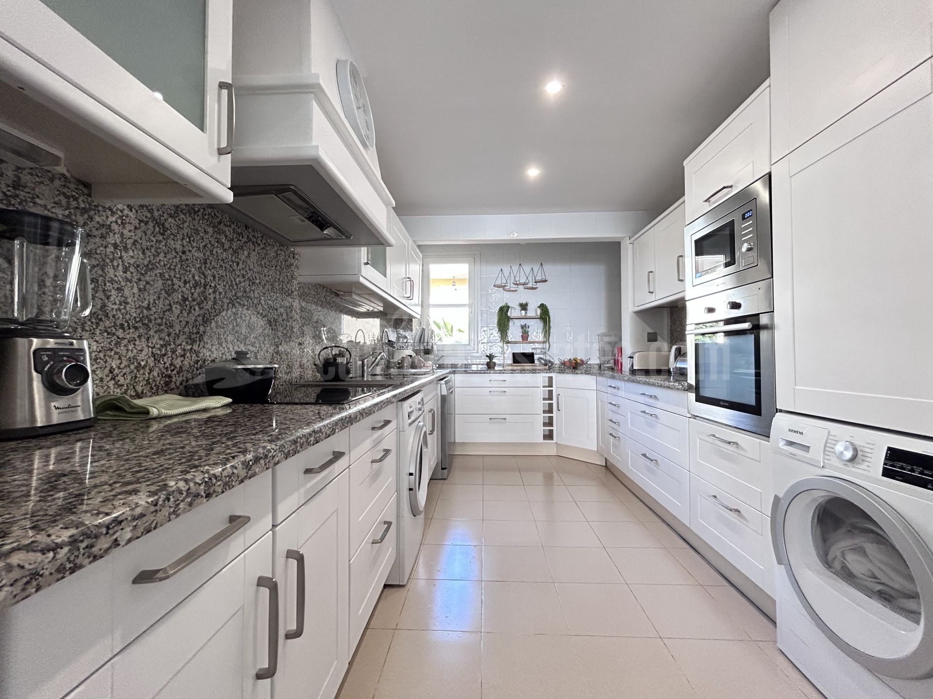 Apartment in Cabopino, Marbella