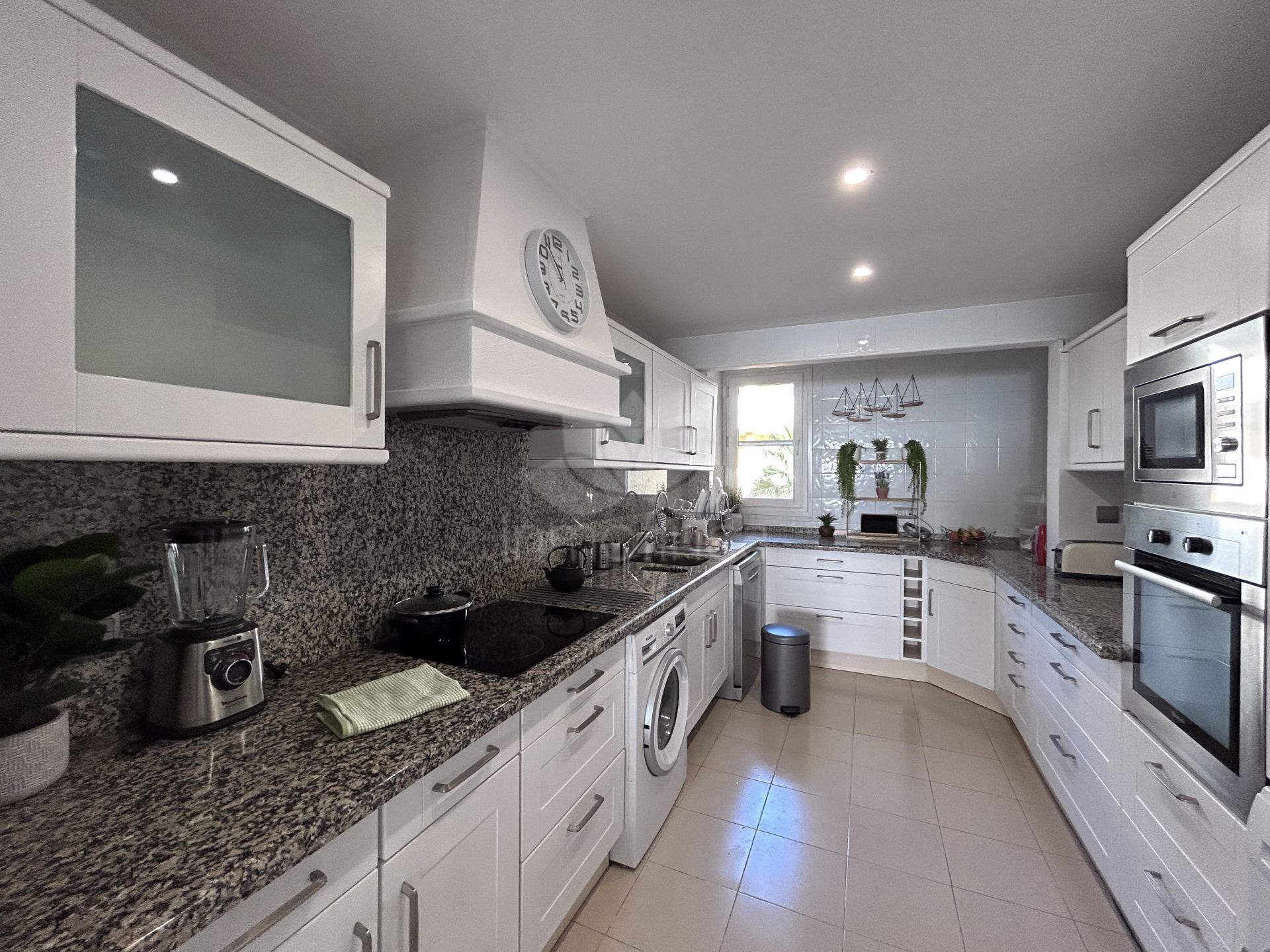 Apartamento en Cabopino, Marbella