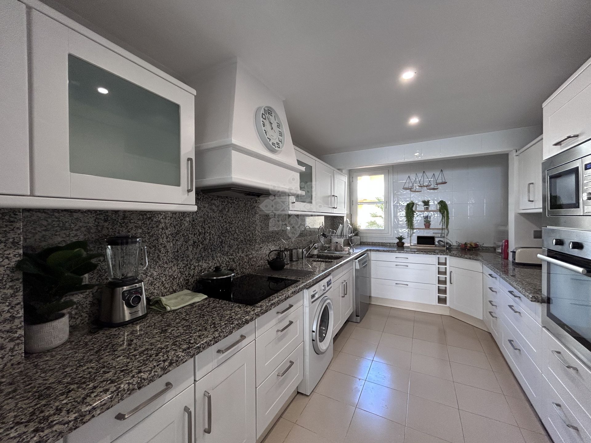 Apartment in Cabopino, Marbella