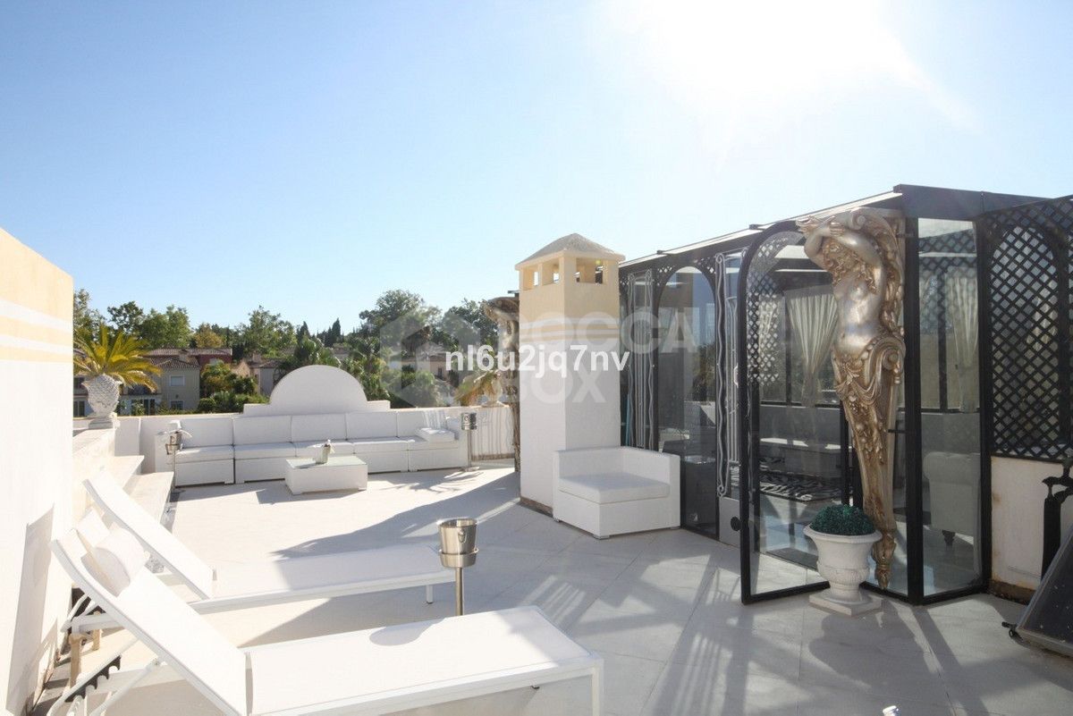 Exceptional Art Deco Duplex Penthouse in Front-Line Golf Location – Guadalmina Alta, Marbella