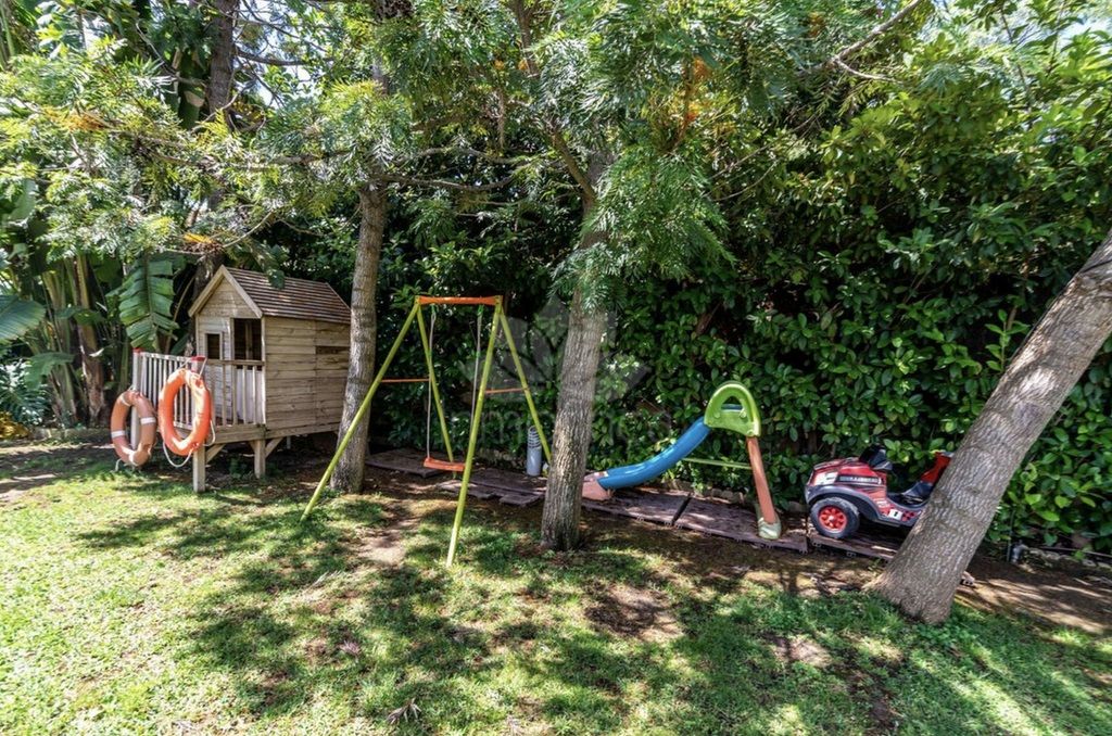 Villa in Elviria, Marbella