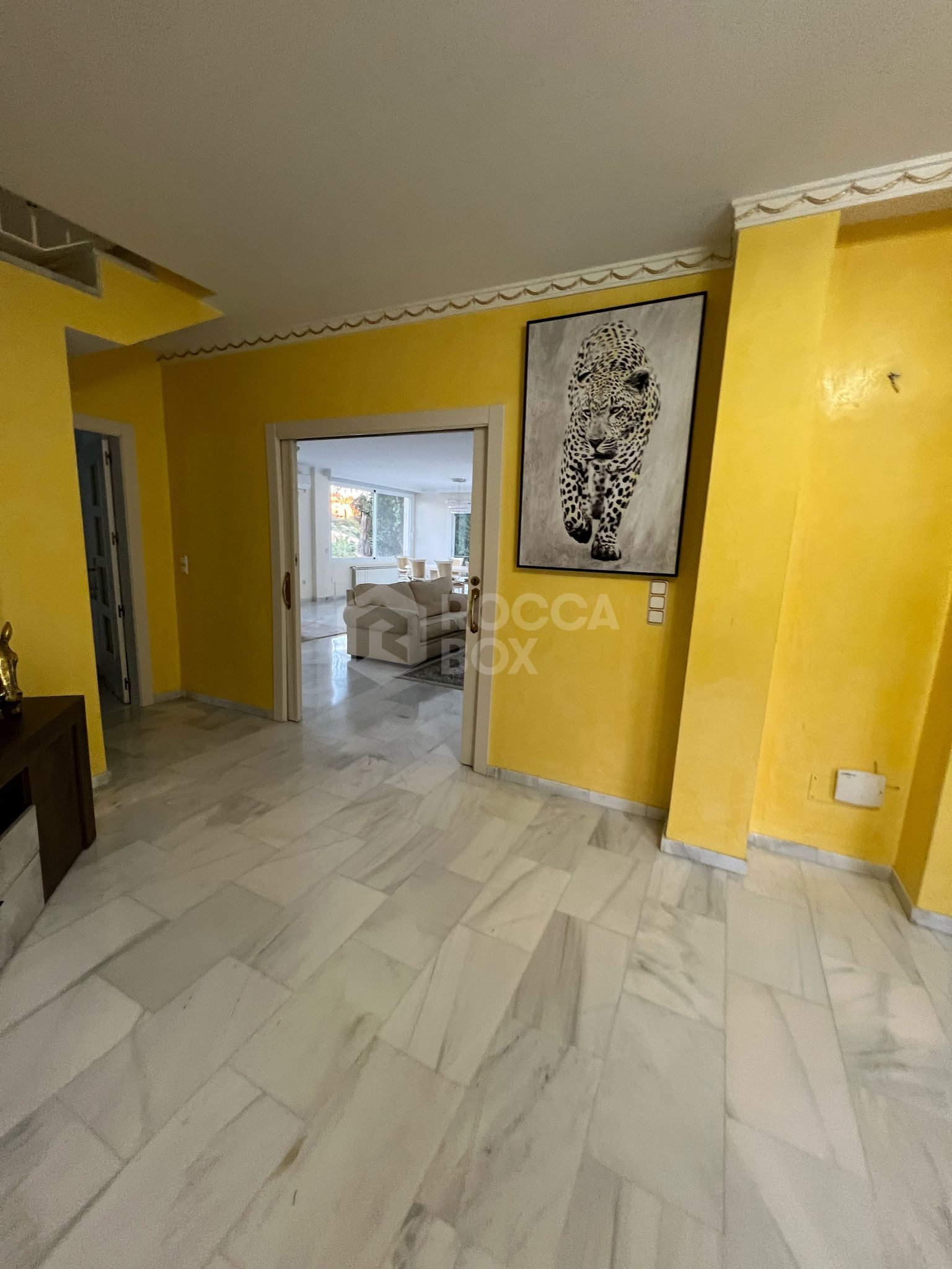 Luxury Villa in Elviria, Marbella – Elegance & Exclusivity by the Golf