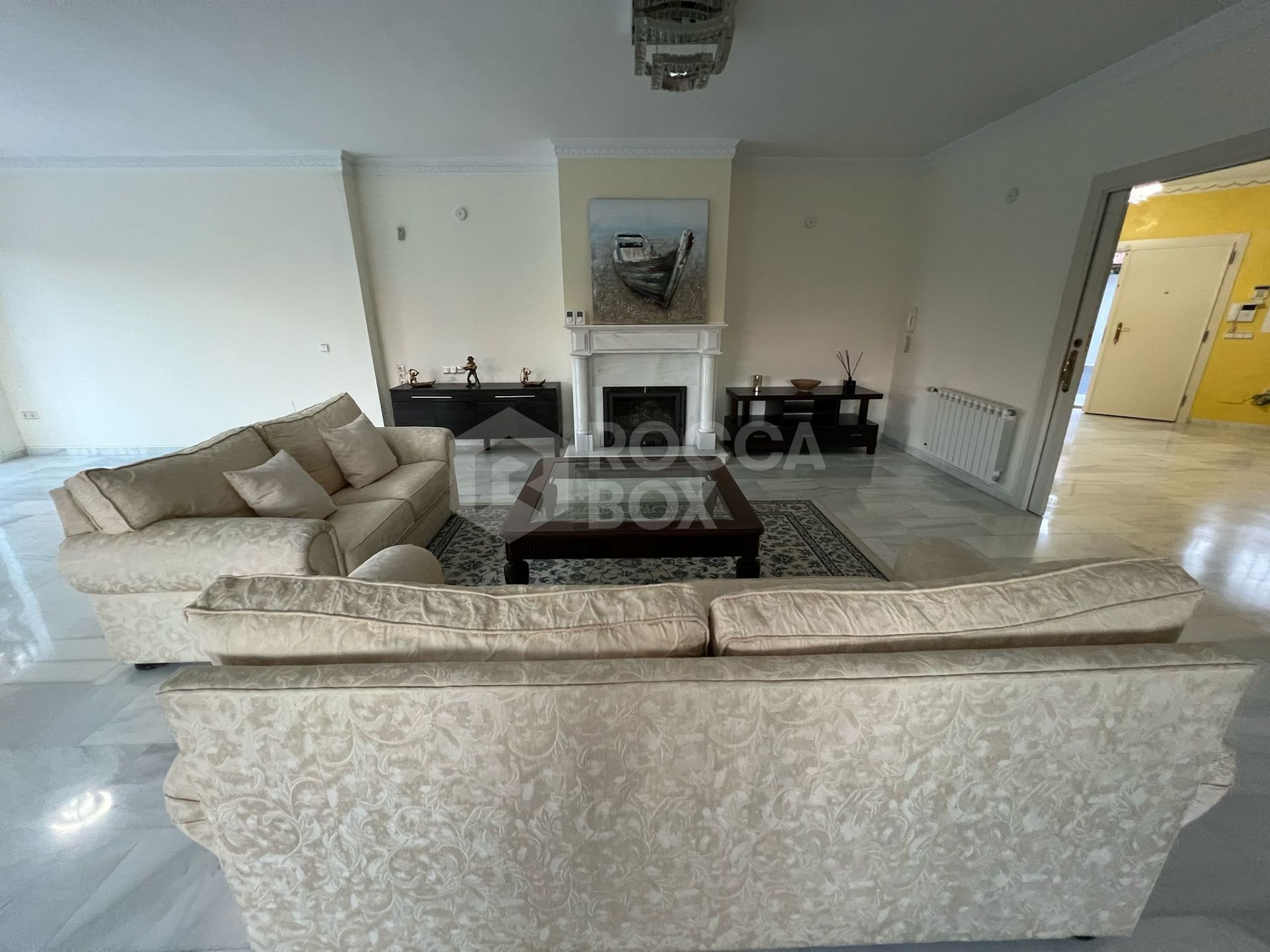 Luxury Villa in Elviria, Marbella – Elegance & Exclusivity by the Golf