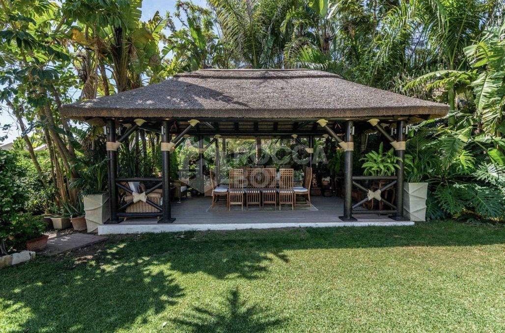 Luxury Villa in Elviria, Marbella – Elegance & Exclusivity by the Golf