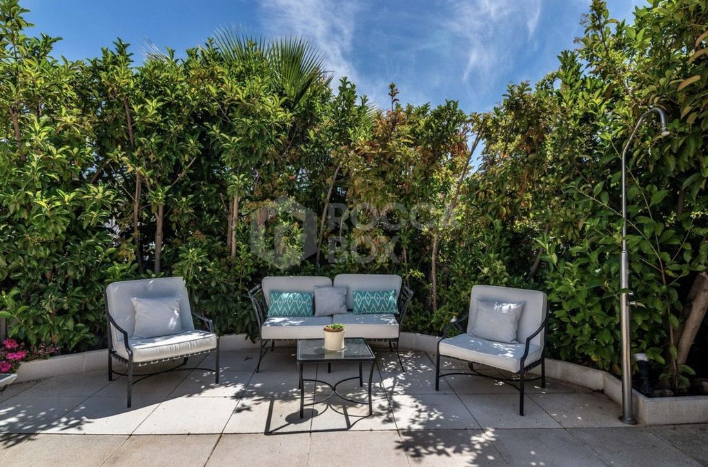 Luxury Villa in Elviria, Marbella – Elegance & Exclusivity by the Golf