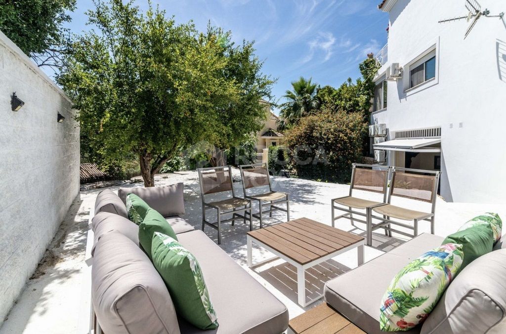 Luxury Villa in Elviria, Marbella – Elegance & Exclusivity by the Golf