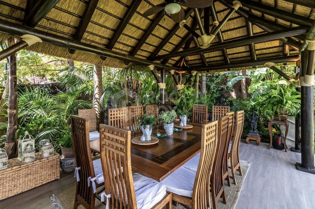 Luxury Villa in Elviria, Marbella – Elegance & Exclusivity by the Golf