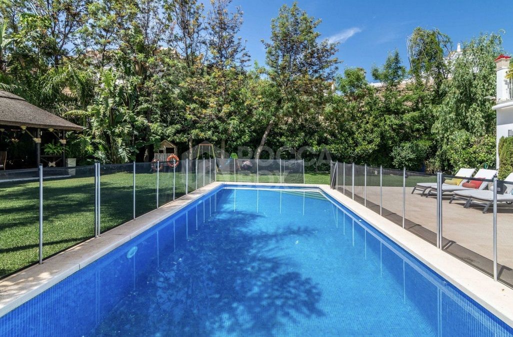 Luxury Villa in Elviria, Marbella – Elegance & Exclusivity by the Golf