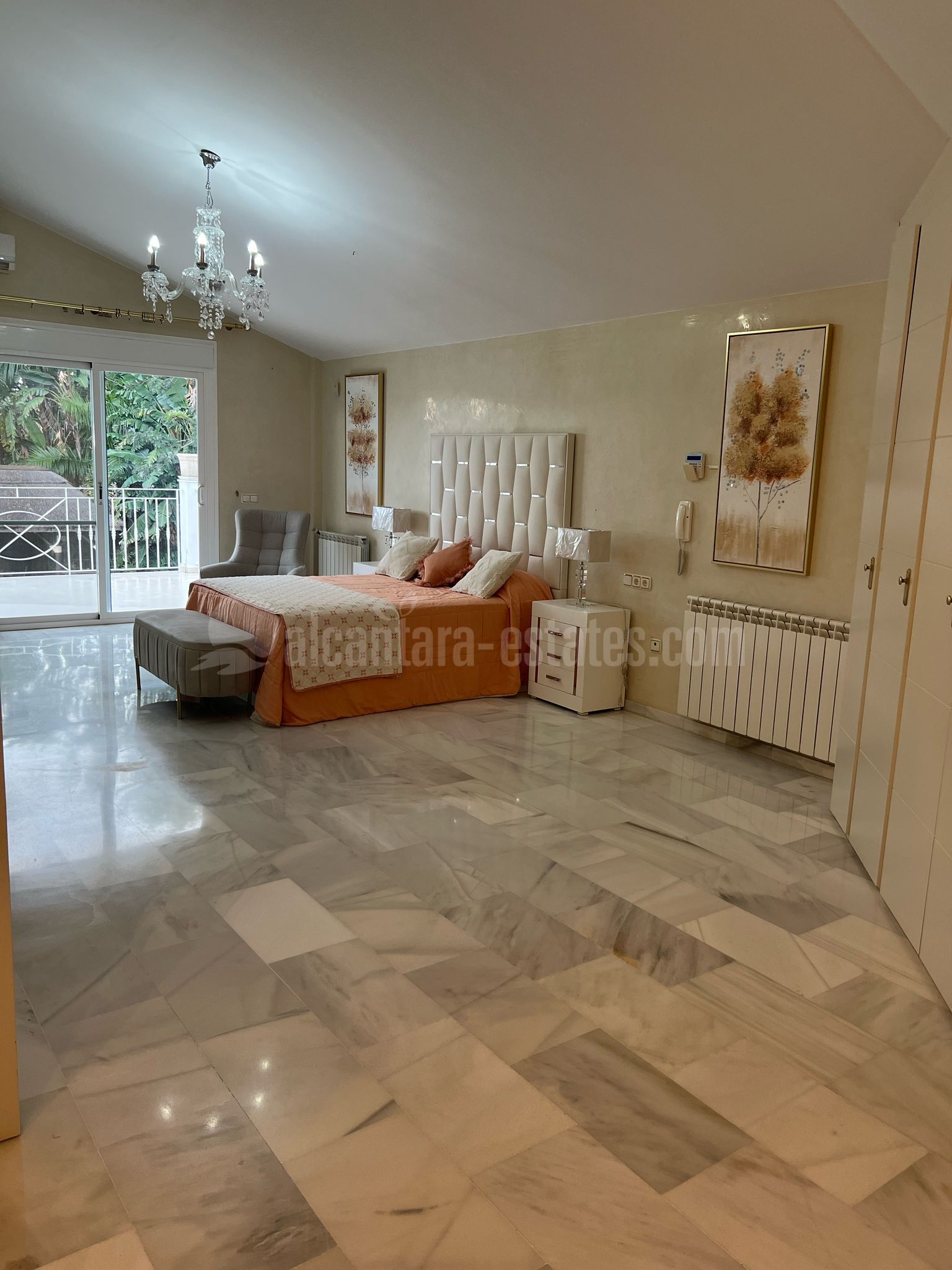 Villa in Elviria, Marbella